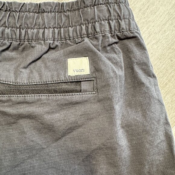 Vuori Womens Charcoal Gray Elastic Waist Drawstring Shorts Size M - Picture 3 of 5